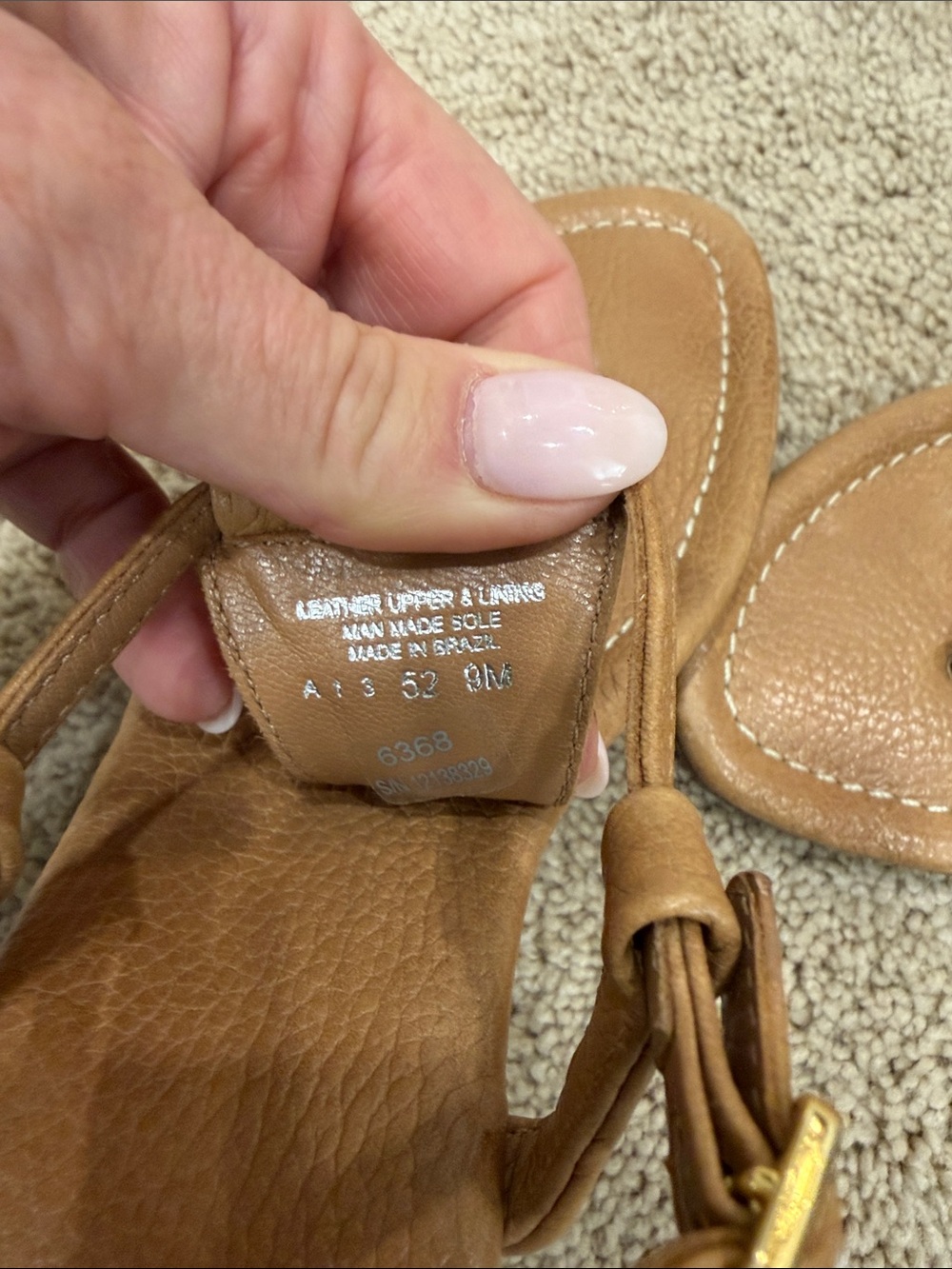 Tory Burch Tan Leather Wedge Thong Sandals with Gold Logo EUC - Picture 5 of 5